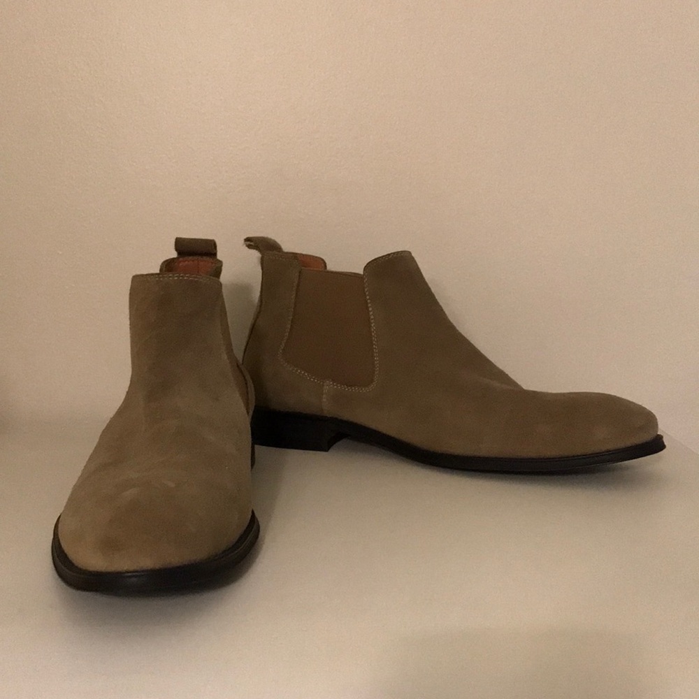 Men’s camel suede leather Chelsea boots